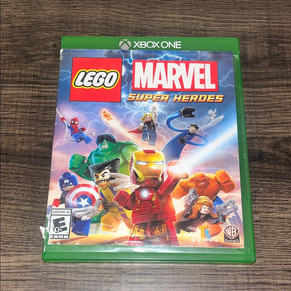 LEGO Marvel Super Heroes Xbox One Video Game - Green Case- EUC